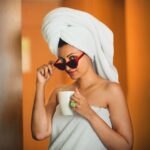 Hamsa Nandini Instagram - Alexa.? Wash my hair! . #coffefirst☕️ #swanstories