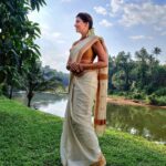 Hamsa Nandini Instagram - Happy Onam 🙏🌼 . #kerala🌴 #swanstories