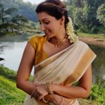 Hamsa Nandini Instagram - Happy Onam 🙏🌼 . #kerala🌴 #swanstories