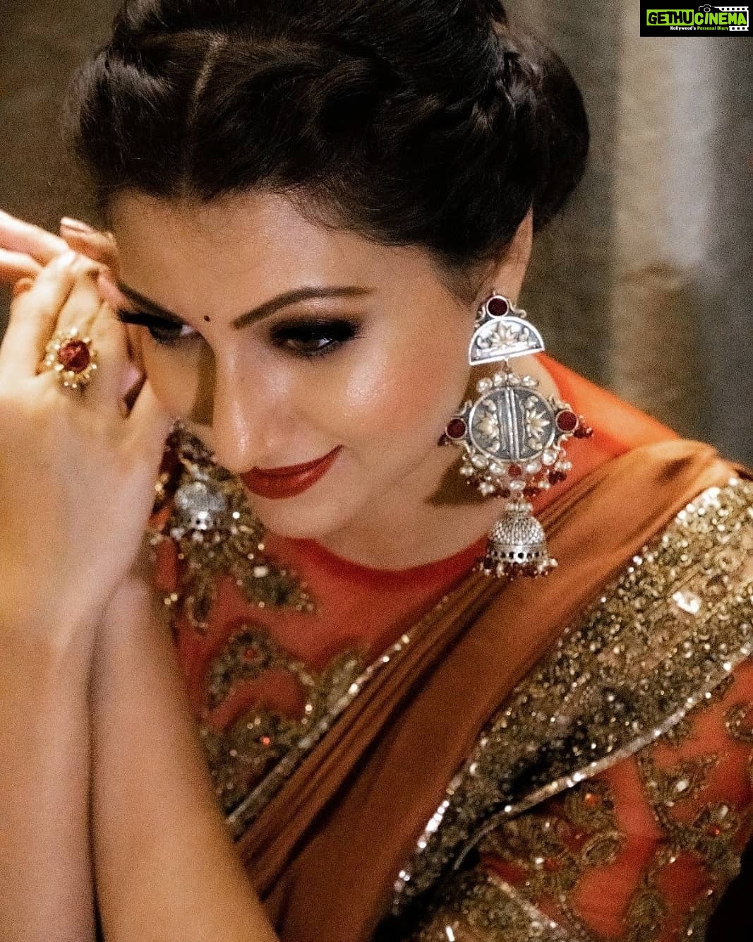 Hamsa Nandini Instagram - May all the difficulties in our lives be banished by lord Shiva. Wishing you all a very Happy Mahashivratri. Om Namah Shivay🙏 . #harharmahadevॐ #swanstories #mahashivratri2021