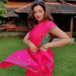 Hamsa Nandini Instagram – Always looking at the pink side of life!
.
#kerala🌴 #swanstories