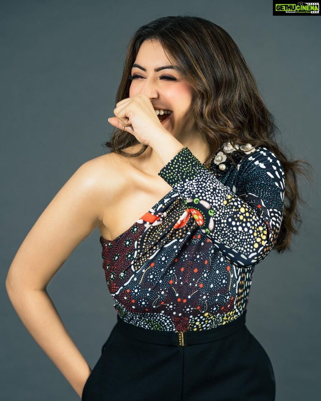Hansika Motwani Instagram - Happy child 😃