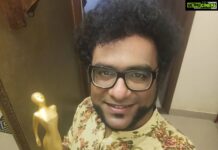 Haricharan Instagram - Hey Everyone! What's up ? Last Night I was Awarded the "SPBalasubramanyam" Special Award for the Most Melodious Singer in Tamil for the last Decade at the #smulemirchimusicawards. Its an absolute Honour to receive this in his name and my thanks to the Team of #RadioMirchi South. My Gratitude goes out to all my lIsteners and Well-Wishers! Love you all ❤️ Prasad Studio,chennai