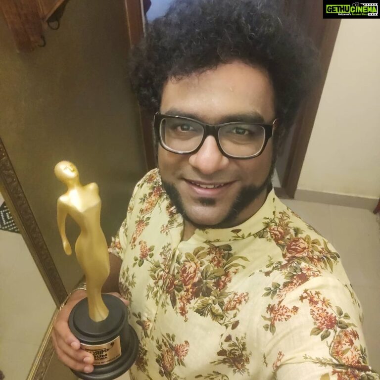 Haricharan Instagram - Hey Everyone! What's up ? Last Night I was Awarded the 