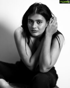 Hebah Patel Instagram - Clearly staying at home! #lockdown2021