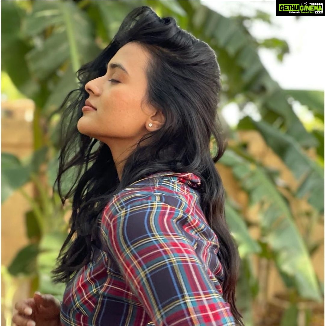 Hebah Patel - 70.8K Likes - 🌻🌻