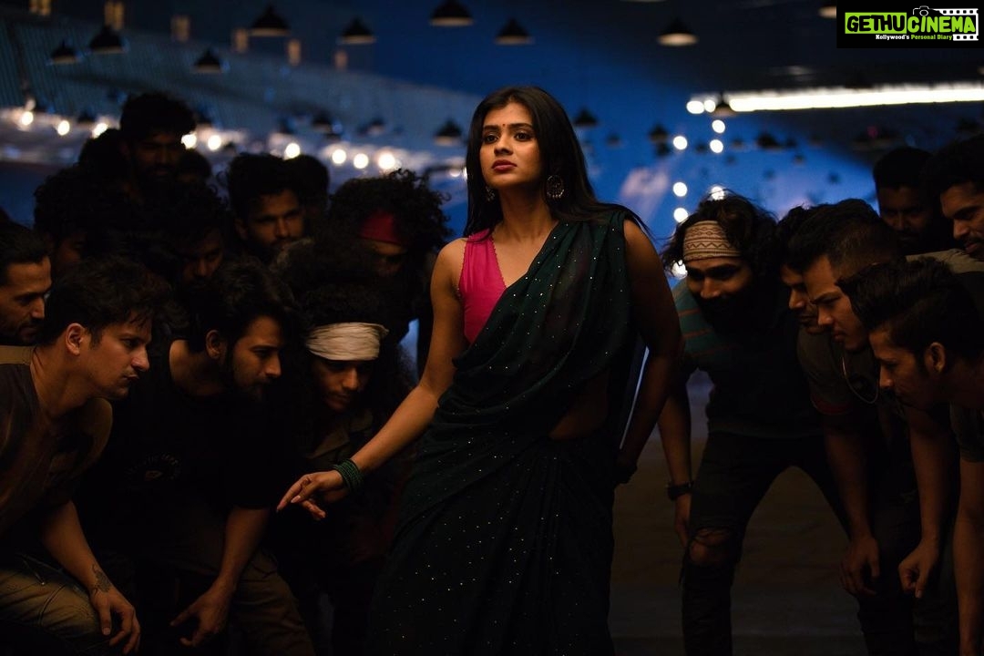 Hebah Patel - 86.1K Likes - One of most fav looks courtesy: @_deepthee_ ! Thank you for being a dream to work with! #dinchaksong#redthefilm