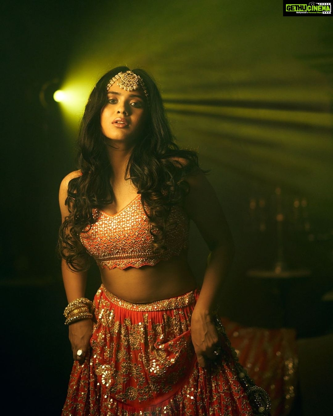 Hebah Patel - 64.6K Likes - Pic: 2!
