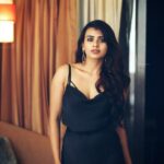 Hebah Patel Instagram - Throwing back to dressing up in all shades of black! #tbt🔙📸