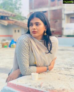 Hebah Patel Instagram - Watching everything only from a distance lately... #covidgatherings cc: HS Also not married! (Costume) thank you!