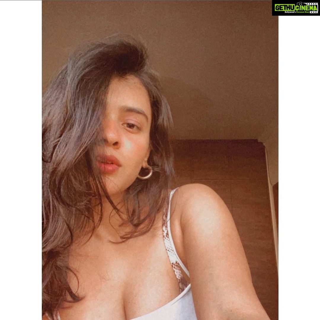 Hebah Patel - 87K Likes - 🍯🥂