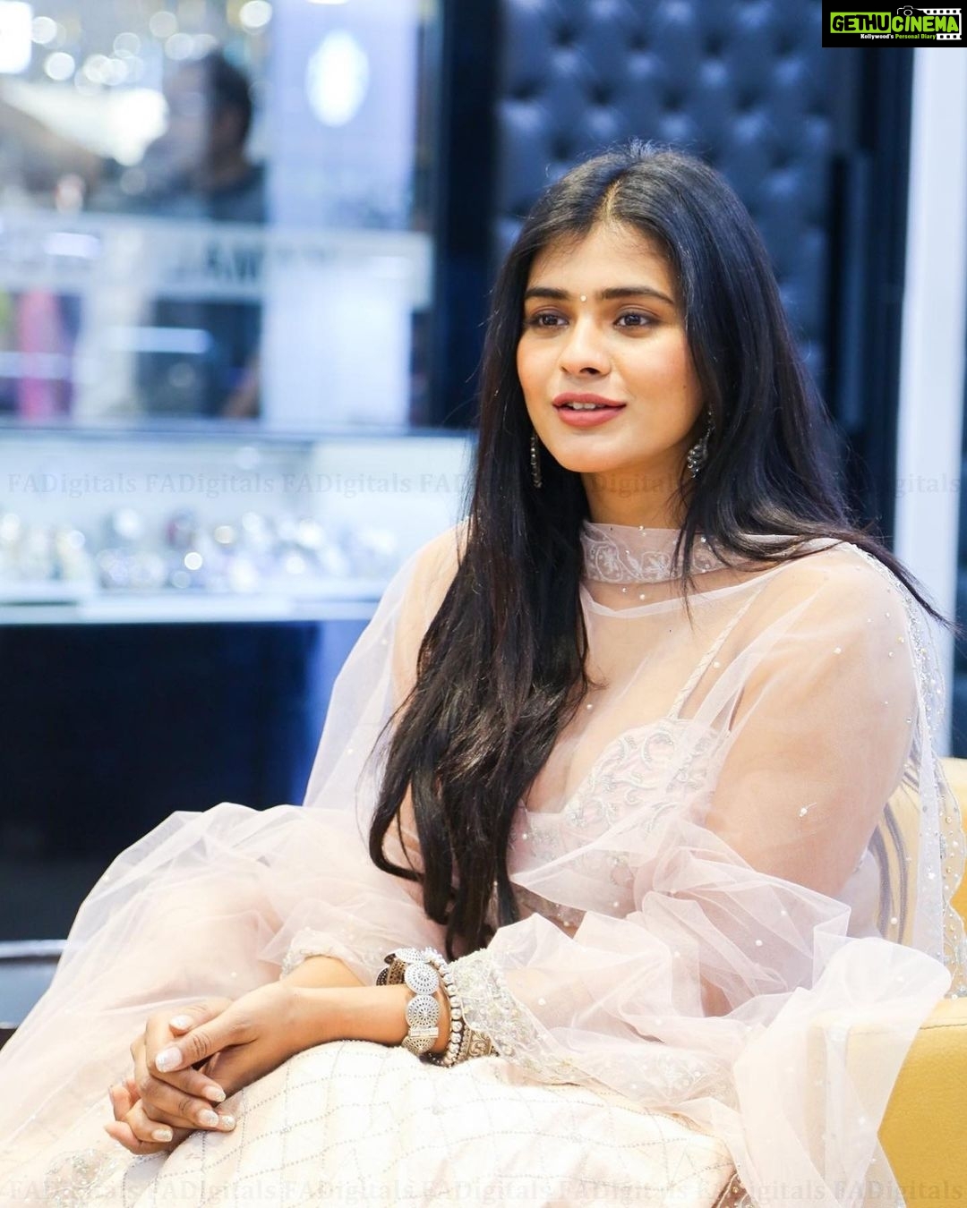 Hebah Patel - 71.2K Likes - 🧚🏼♀️🧚🏼♀️🧚🏼♀️