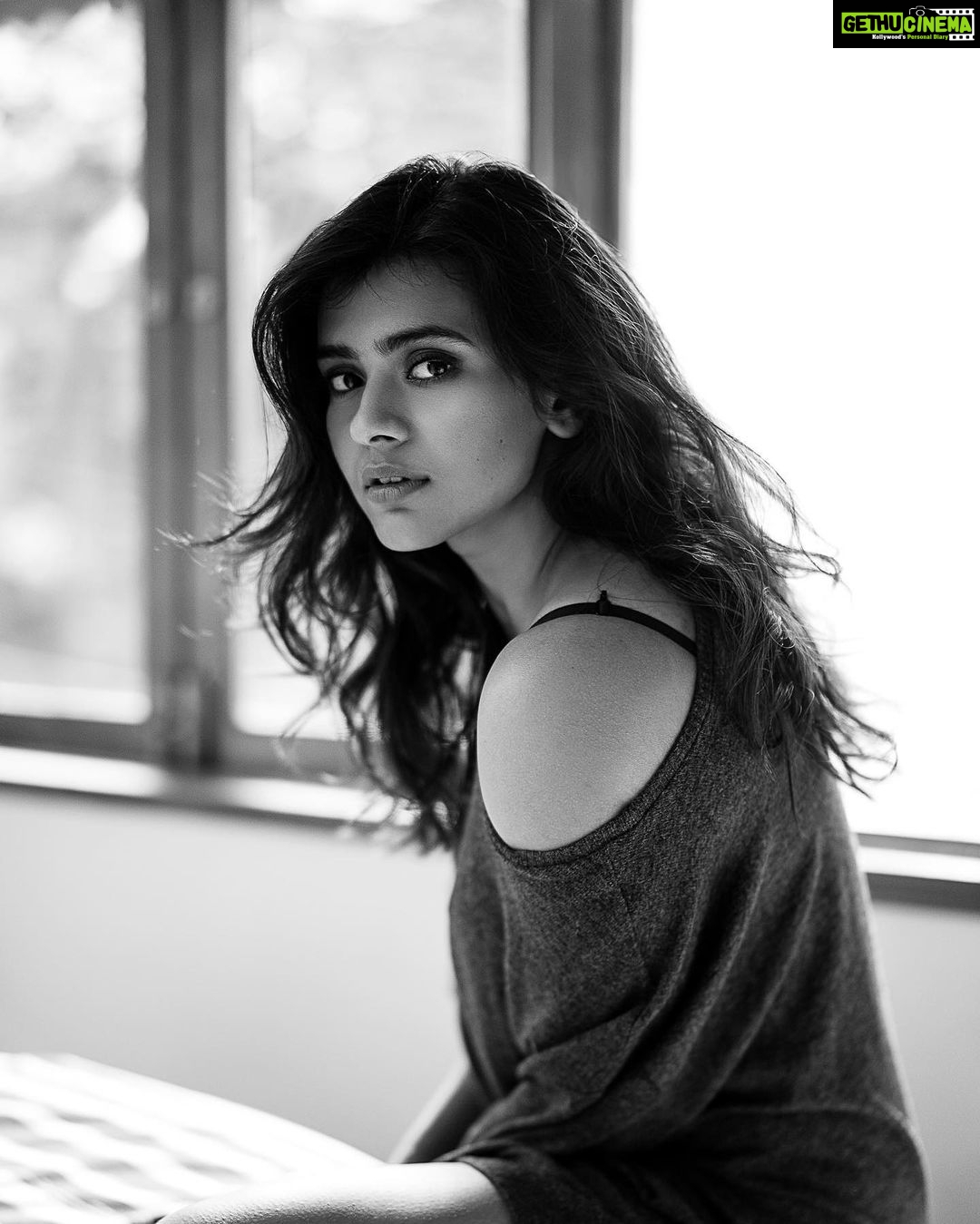 Hebah Patel Instagram - Just in time for the next one! 📸: @josephradhik Abode Bombay