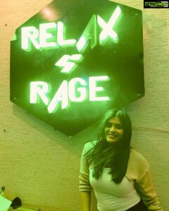 Hebah Patel Instagram - Slightly missing a good photographer! 👾
