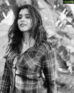 Hebah Patel Instagram - Never looking straight at you!