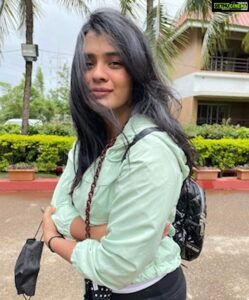 Hebah Patel Instagram - Simple picture. Simpler time.