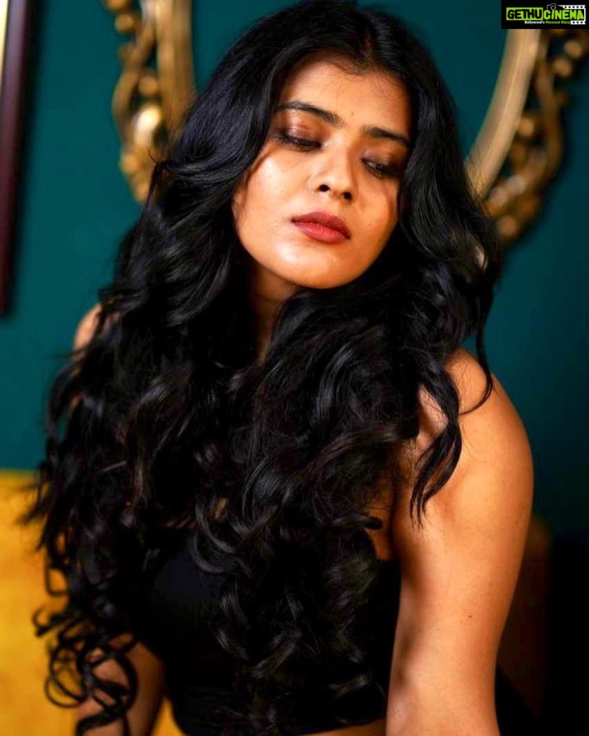 Hebah Patel - 83.8K Likes - There were snacks on the table👀