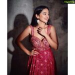 Helly Shah Instagram - 💖 Happy Festivities 💖 👗 ~ @gopivaiddesigns 📸 ~ @ashish_sawant__
