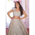Helly Shah Instagram - 🕊 📸- @abhay_r_kirti Styled By- @stylemazebyjanvi Outfit By- @emiraasbyindrani Earrings :- @zehora.co Maang Tika :- @shillpapuriidesignerjewellery