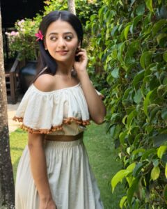 Helly Shah Instagram - 🌺