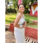 Helly Shah Instagram – 🙂