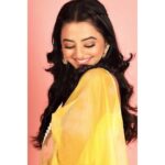 Helly Shah Instagram - HS X @fomo_thelabel . Dm @fomo_thelabel to get this look..!💛 . 📸 - @aashkapatelphotographyy . . . . . . #hellyshah#fomo#fomokolkata#hellyshahofficial#fashion#festive#collection#selflove#2020