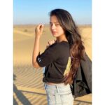 Helly Shah Instagram - 🏜☀️