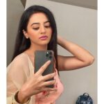 Helly Shah Instagram - I accept the Pinjara Challenge ‘Beautiful Inside Out’. I further nominate @aslichandni @nikii_the_rock @khalidajan @geetu003 @swardathigale9 to do the Pinjara challenge. #Pinjara