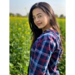 Helly Shah Instagram – Brown eyes hit by the Sunlight ☀️🙂