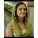 Helly Shah Instagram - My face when I see Diwali Sweets in front of me 🥰😌😍🥳. . #sweettooth #festiveseason #love