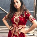 Helly Shah Instagram – Aaghaz ko anjaam na samjhen , kahani ki parwaaz abhi baqi hai ❤️❤️❤️