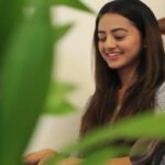 Helly Shah Instagram – Doesn’t it happen that you go to different salons and get random products on your skin for different treatments ? With no clarity or which products they are, why the products etc ?
Having sensitive skin I have to know my brands of the  products being used on me and … That’s why I #JustUrbanClapIt!

Finest one time use products and the best salon services at the comfort of my own home!
Share your #UClapper Story and stand a chance to win an Amazon Echo from @UrbanClap!

#JustUrbanClapIt #UrbanClap

In association with @hashtagde #tagde