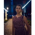 Helly Shah Instagram - #coolbreeze and #messyhair and #fairylights and MOMENTS like these ❤️ . . . #saysharjah . . Portraits by @mrinmaiparab 📸 Sharjah