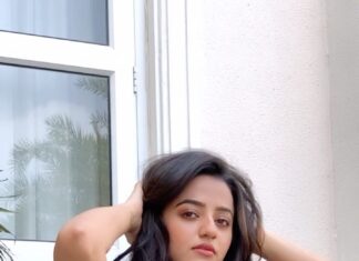 Helly Shah Instagram - 🧚‍♀️💝 Team - @prabhmakeover @hairfyvivek 🎉