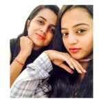 Helly Shah Instagram - Balloons n sparkles n cakes n love n hugs to my Bday girl .... 💫🎂 . Love u loads Bhaviiiiiiii ❤️ . Helly’s खास सहेली . ☺️ . Also cheers 🥂 to our 2 yrs of friendship 💃