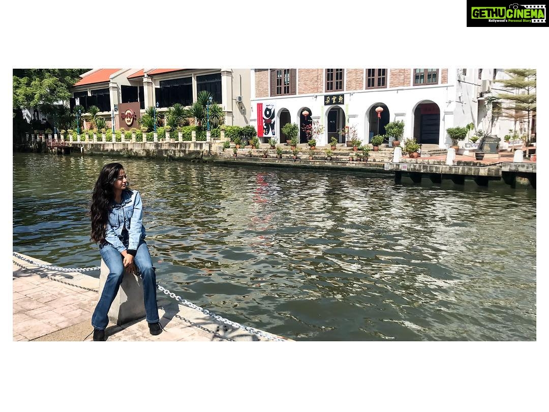 Helly Shah Instagram - I was enveloped in it . I was a part of it . i was not lost , was exploring ..... ❤️ . #travel #exploretheworld #holidaying 💃