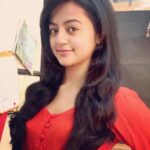 Helly Shah Instagram – Keep it simple and classy ✌🏻️😇