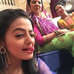 Helly Shah Instagram – 👻👻 a group selfieee # between the shots ☺️☺️ @alkabadolakaushal @parineetaborthakur