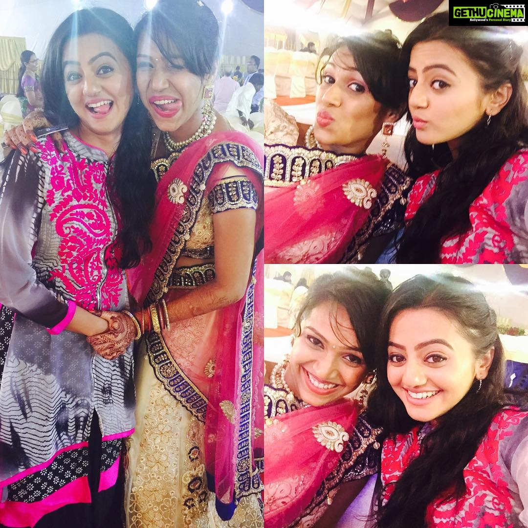 Helly Shah Instagram - Pagliii ka birthday π»π»π happppieeee wala birthday to this crazy girl # love # friends # fun ... @aakruti_damani πβΊοΈβΊοΈπππ muaaaaaahhhhhh ππ We can be the wierdest when together and can laugh at any stupid thing and can argue without any reason and can keep on taunting without wanting to listen to eachother πππ i think u know what i mean π»π Crazy birthday wishes from ur crazy friend βΊοΈ