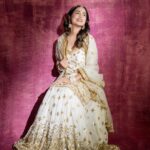 Hina Khan Instagram - Soft as Ivory🕊 Outfit- @sonalijain_fashion You killed it sonali ❤️ HMU- @sachinmakeupartist1 @arbazshaikh6210 📸- @rishabhkphotography
