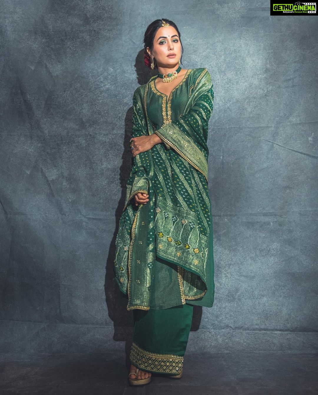 Hina Khan Instagram - Outfit : @gopivaiddesigns Jewels - @koharbykanika @stylorisilver Glam squad @sachinmakeupartist1 @arbazshaikh6210 📸 @rishabhkphotography