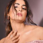 Hina Khan Instagram -