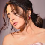 Hina Khan Instagram -