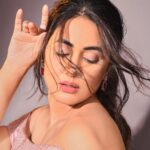 Hina Khan Instagram -