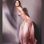 Hina Khan Instagram - Think Pretty thoughts..🌸 Outfit: @ramialaliofficial Jewellery: @gehnajewellers1 Styled by : @kansalsunakshi HMU: @sachinmakeupartist1 @arbazshaikh6210 📸 @visualaffairs_va