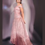 Hina Khan Instagram - Think Pretty thoughts..🌸 Outfit: @ramialaliofficial Jewellery: @gehnajewellers1 Styled by : @kansalsunakshi HMU: @sachinmakeupartist1 @arbazshaikh6210 📸 @visualaffairs_va