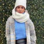 Hina Khan Instagram - Winter is not a season, it’s a celebration.. #WinterLover #nyc #WinterFashion #nycstreets #vibe