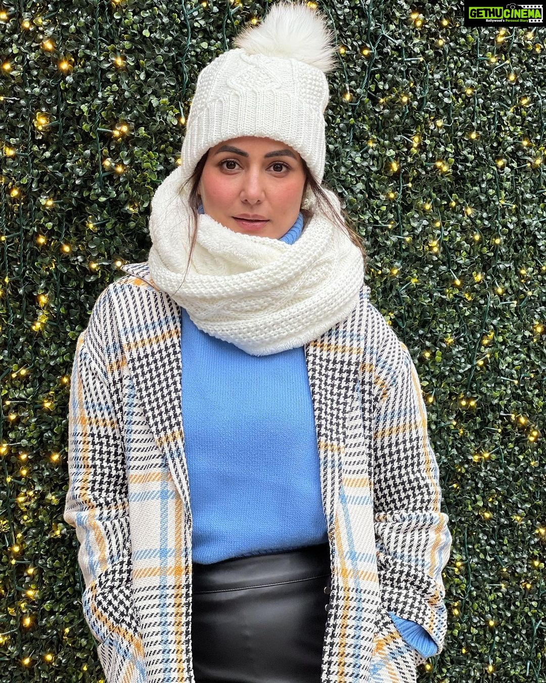 Hina Khan Instagram - Winter is not a season, it’s a celebration.. #WinterLover #nyc #WinterFashion #nycstreets #vibe