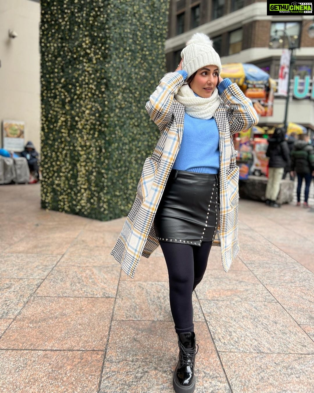 Hina Khan Instagram - Winter is not a season, it’s a celebration.. #WinterLover #nyc #WinterFashion #nycstreets #vibe
