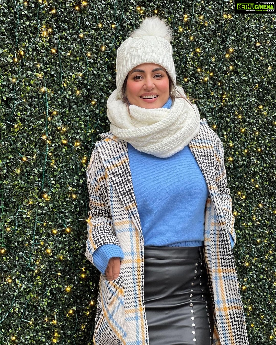Hina Khan Instagram - Winter is not a season, it’s a celebration.. #WinterLover #nyc #WinterFashion #nycstreets #vibe